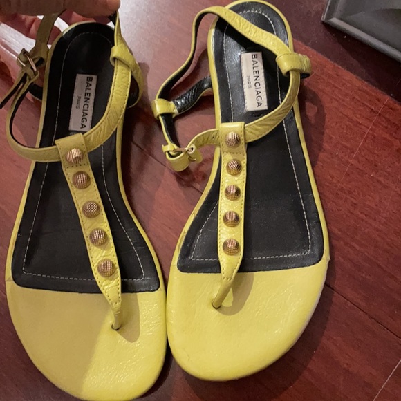 Brand New Balenciaga Leather Yellow, Gold Hardware Rockstud sandals size 6.5 - Picture 1 of 5